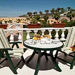 Paradise Court Aparthotel