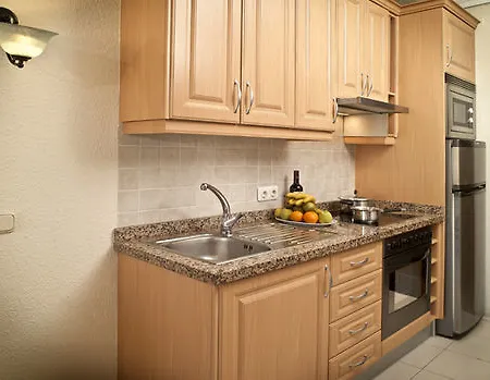 Paradise Court Aparthotel 2*