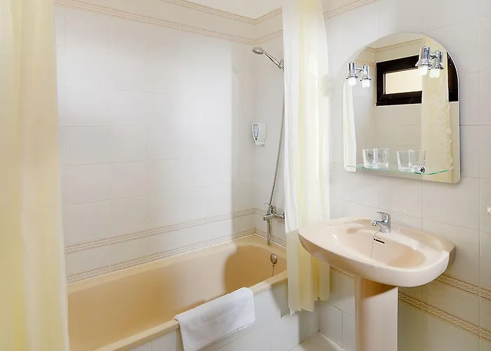 Paradise Court Apartmanhotel