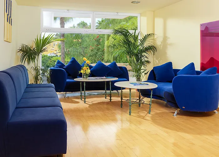 Paradise Court Apartmanhotel