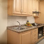 Paradise Court Aparthotel 2*