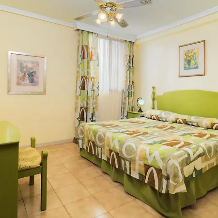 Apartahotel Paradise Court