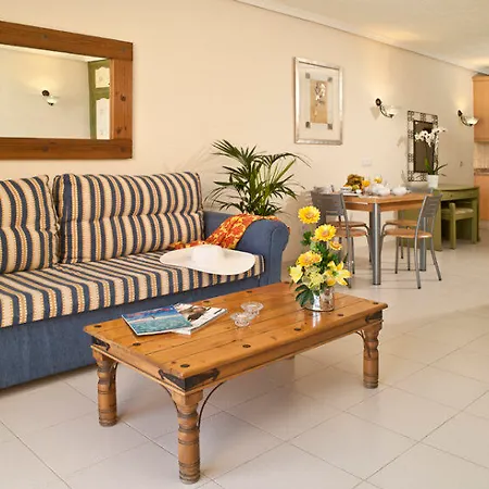 Paradise Court Apartahotel 2*